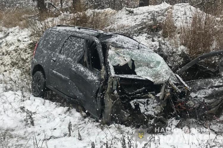 Моторошна аварія поблизу Тернополя: одна людина загинула, п’ятеро у лікарні (ФОТО)