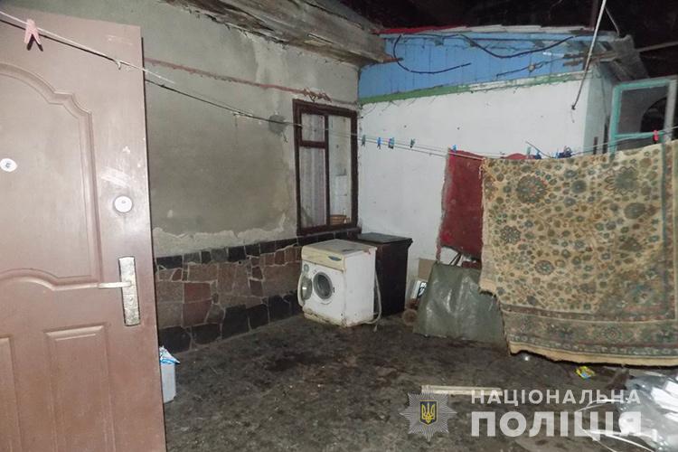 Розбійний напад у Тернополі: грабіжник увірвався у будинок і вимагав гроші (ФОТО)
