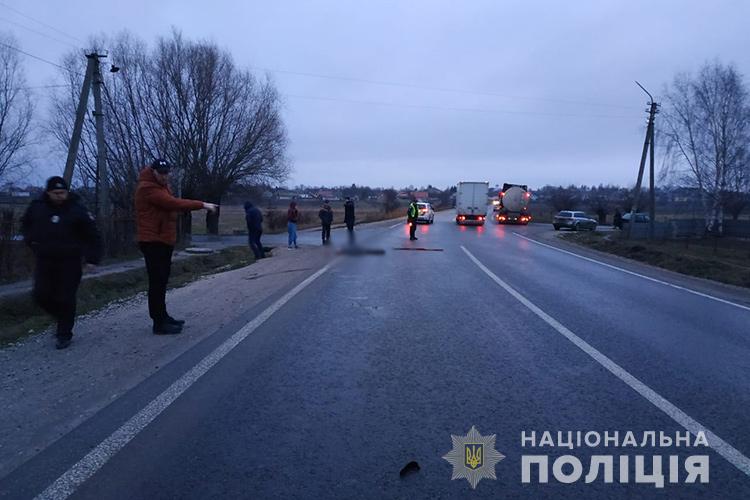 Смертельна аварія на Тернопільщині: водій втік з місця ДТП (ФОТО)