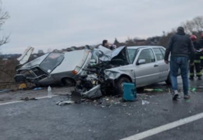 Моторошна аварія біля Тернополя: автомобілі розтрощені (ФОТО)