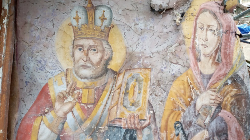Цінна знахідка: на Тернопільщині на горищі храму знайшли ікони, яким понад 120 років (ФОТО)