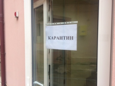 У центрі Тернополя, не зважаючи на заборону, працював заклад громадського харчування.