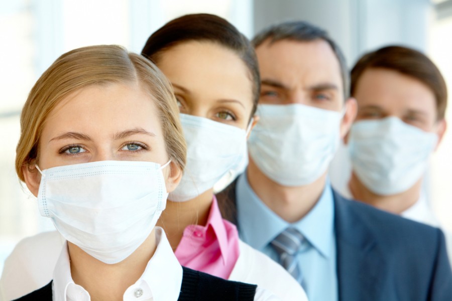 Коронавірусу немає, але захисні маски з аптек Тернополя вже зникли (ВІДЕО)
