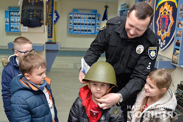 Тернопільського школярика привітав генерал поліції (ФОТО, ВІДЕО)