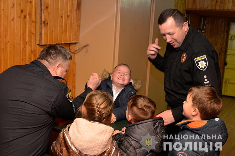 Тернопільського школярика привітав генерал поліції (ФОТО, ВІДЕО)