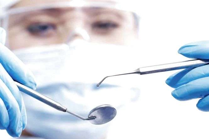 У Тернополі лікар-стоматолог заразився коронавірусом