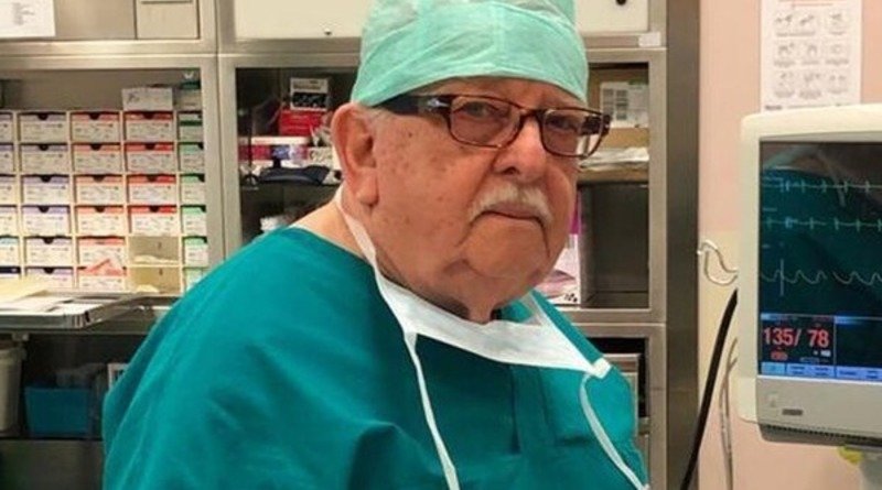 “Я дав клятву!”: 85-річний анестезіолог повернувся до роботи для боротьби з коронавірусом (ФОТО)