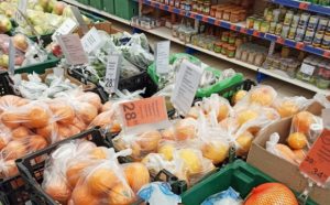 Пакування овочів і фруктів – неефективний профілактичний засіб?