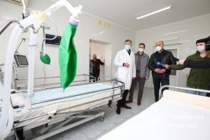 Мерія Тернополя та меценати продовжують забезпечувати тернопільські лікарні необхідним обладнанням, засобами захисту та ліками