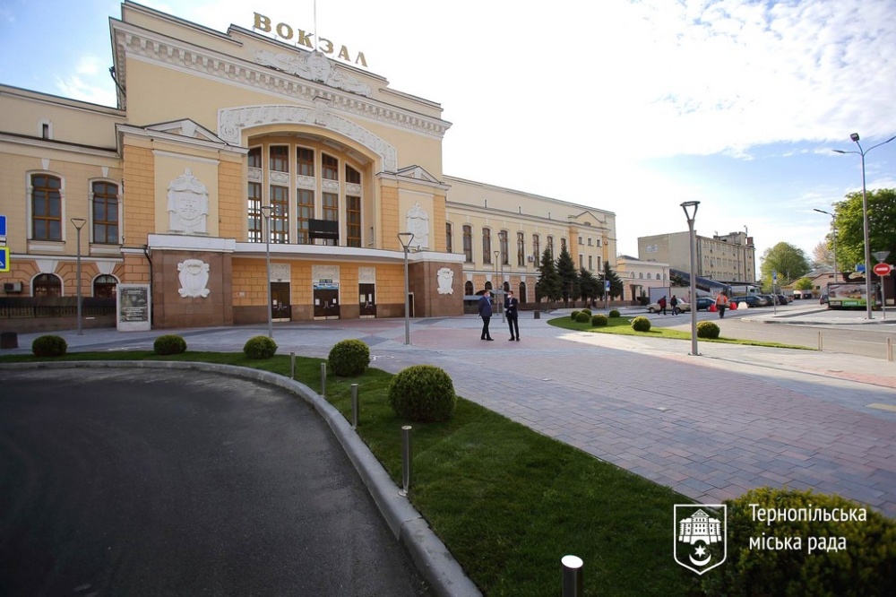 У Тернополі уже завершили реконструкцію Привокзального майдану (ФОТО)