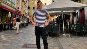 Спортсмена з Тернополя затримали за те, що в нього не було маски