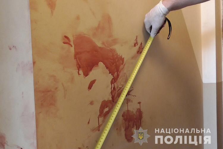 У Тернополі хлопець ножем порізав своїх батьків на очах у сестри (ФОТО, ВІДЕО)