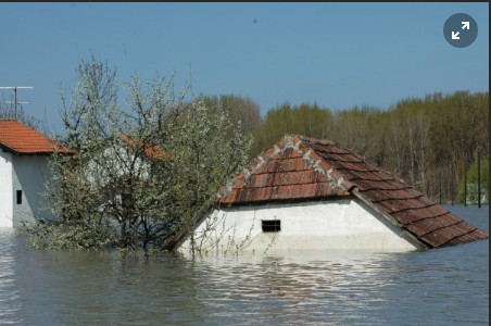 Зберігати спокій, уникати паніки: на Тернопільщині очікується небезпечний підйом рівня води. Що робити людям?