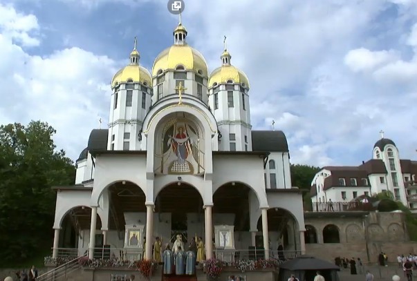 Всеукраїнська проща до Зарваниці: пряма трансляція з Марійського духовного центру