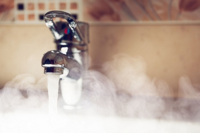 Тернополяни заплатять за гарячу воду у липні на третину менше