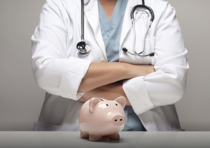 З наступного року сімейний лікар отримуватиме більше грошей за кожного пацієнта: скільки?