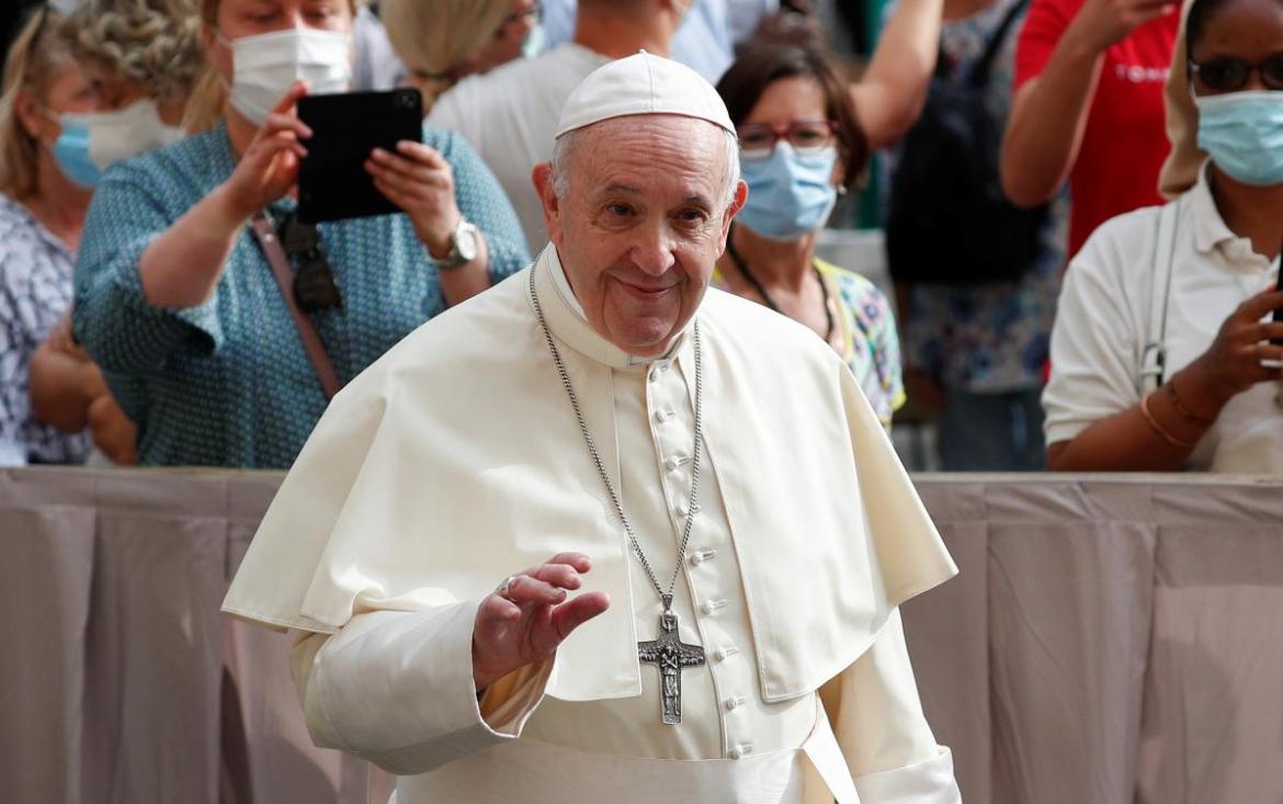 Папа Римський назвав секс і їжу “божественним задоволенням”