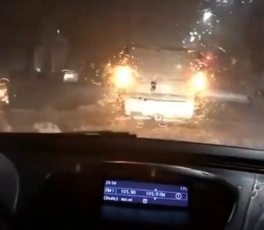 На Тернопільщині через шалену зливу затопило вулиці (ВІДЕО)