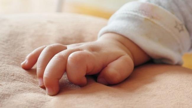 У Тернополі жінка народила дитину вдома і ховала її у шафі
