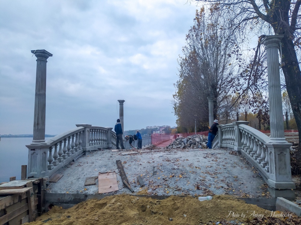 У Тернополі зводять ще один “горбатий” міст (ФОТО)