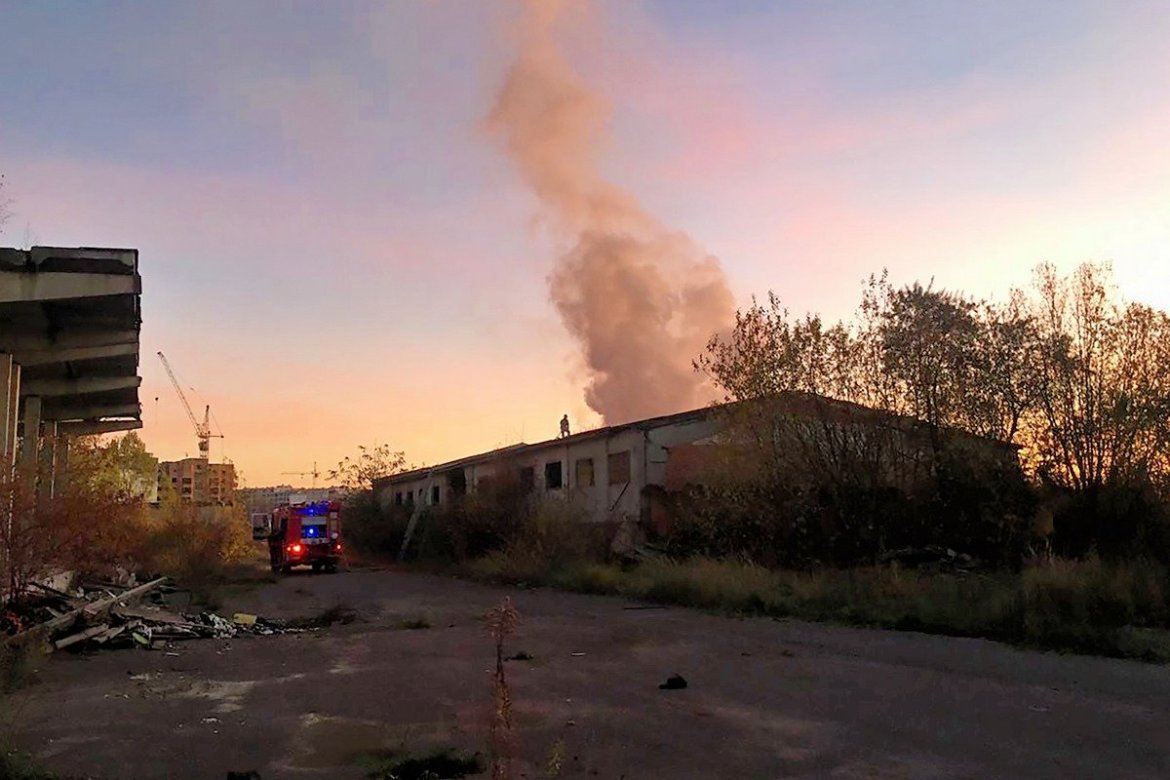 Масштабна пожежа у Тернополі: рятувальники терміново прибули на вулицю Текстильну (ФОТО)