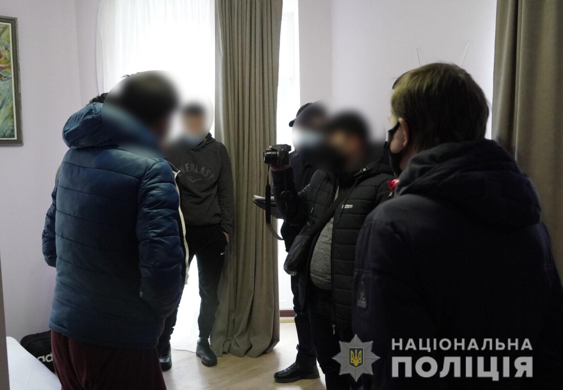 Чоловік та дві жінки з Тернопільщини організували незаконне переміщення мігрантів через кордон