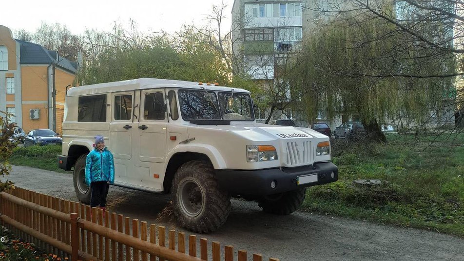 “25000 доларів і 150 кінських сил”: на Тернопільщині чоловік виготовив український позашляховик (ФОТО)