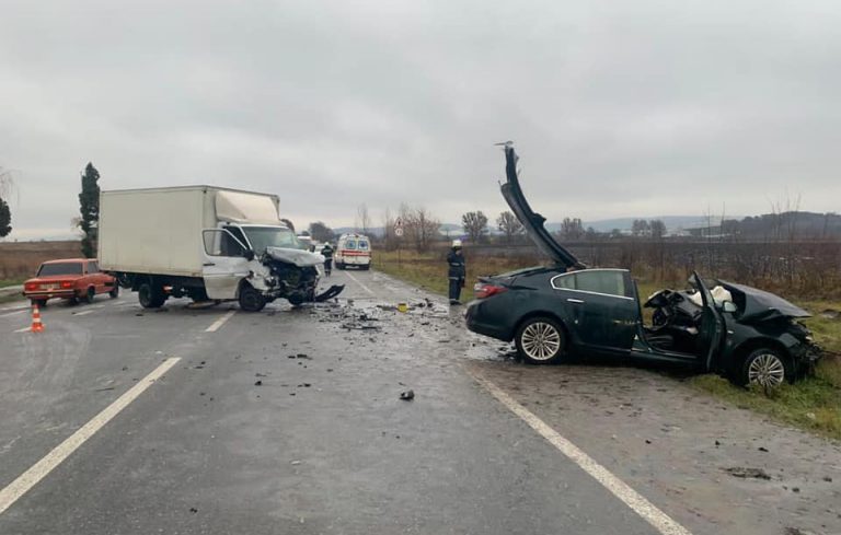 Аварія на трасі Львів-Тернопіль: у “Опеля” відірвало дах (ФОТО)