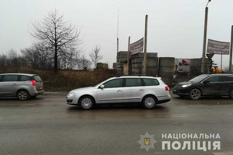 У Тернополі на Об’їзній водій на “Фольцвагені” збив пішохода (ФОТО)