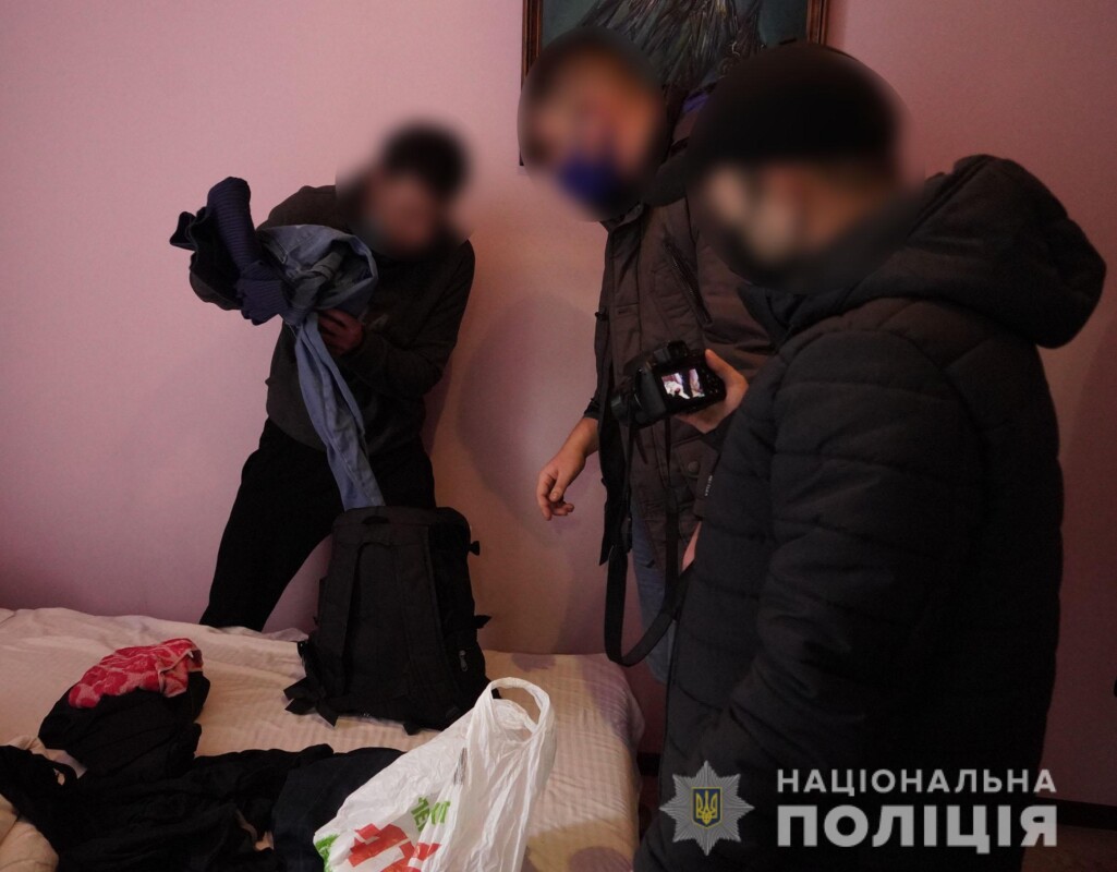 Чоловік та дві жінки з Тернопільщини організували незаконне переміщення мігрантів через кордон