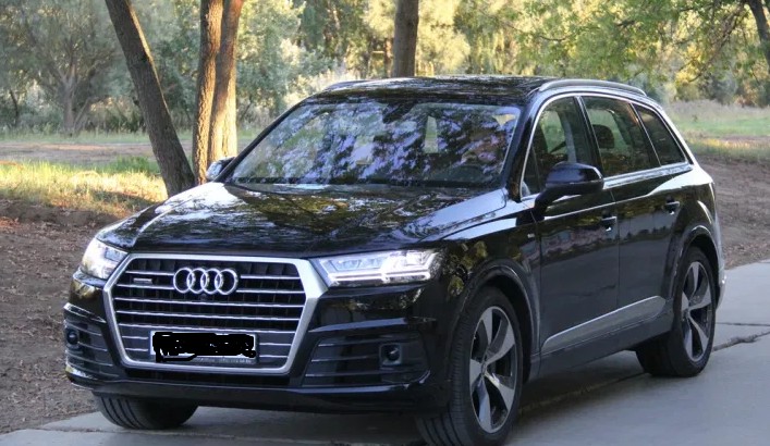 “Це справжнє диво”: українець у Польщі загубив на дорозі Audi Q7, яку віз на причепі