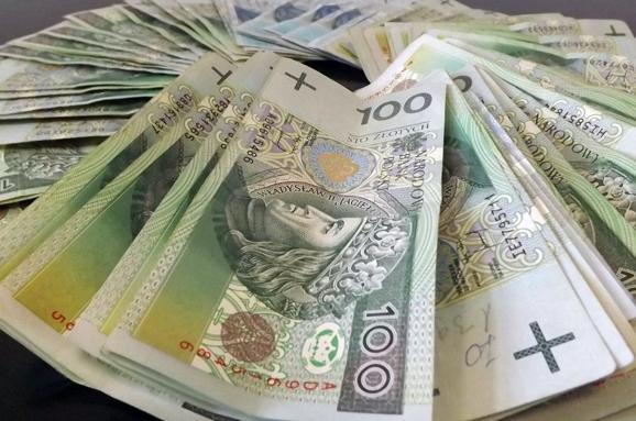 “Намагався потайки ввезти гроші без декларування”: українець заплатив 26000 злотих штрафу на польському кордоні
