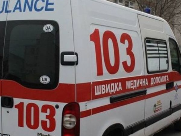 Житель Тернопільщини розтрощив собі голову, впавши з дерева