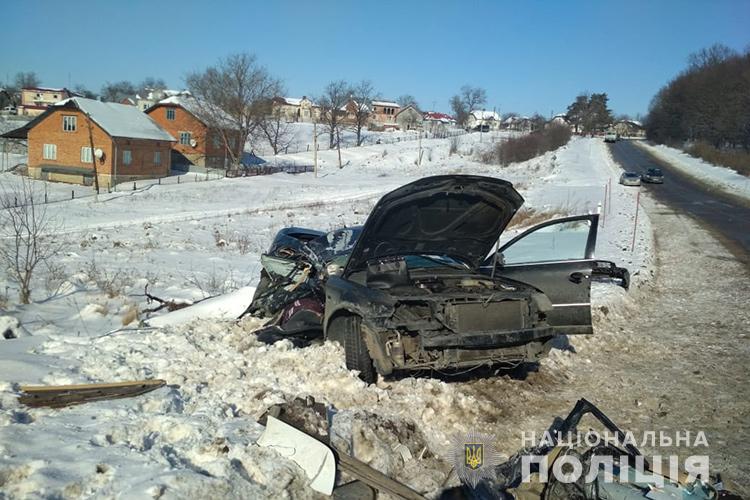 Смертельний обгін на Тернопільщині: зіткнулися легківка і вантажівка (ФОТО)