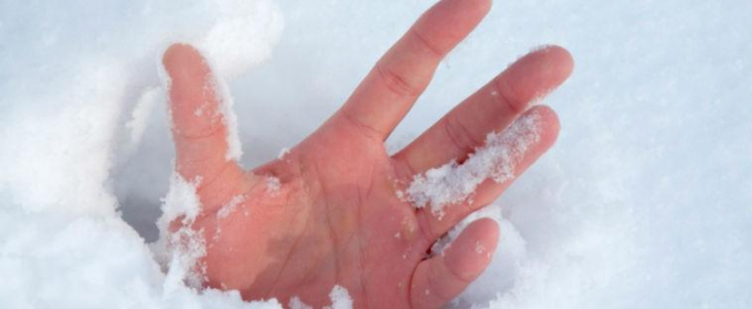 На Тернопільщині у снігу знайшли голого чоловіка