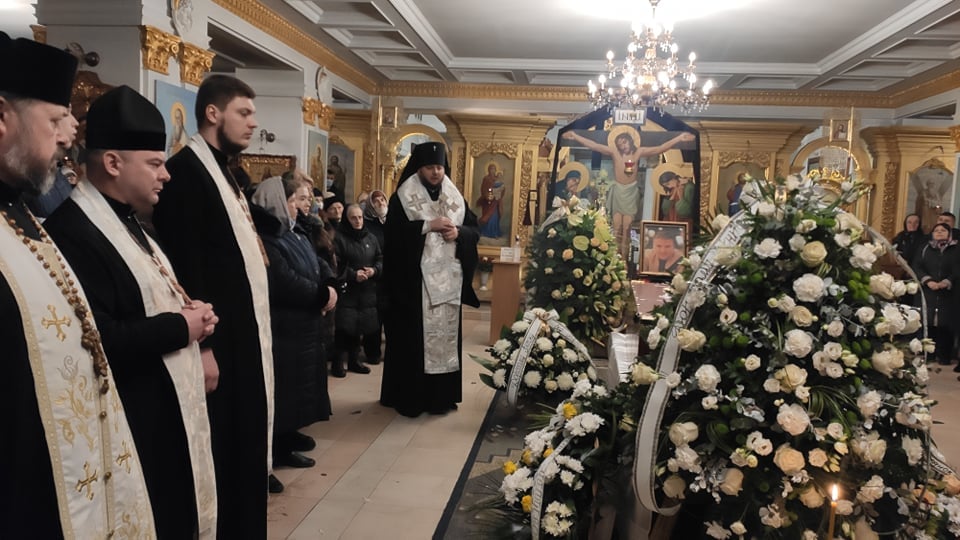 У Тернополі попрощалися з 21-річним сином відомого священника, який загинув у Єгипті (ФОТО)