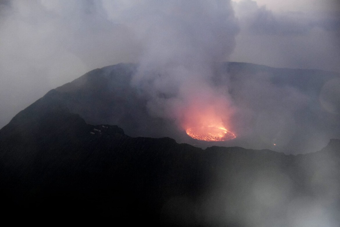“Вражаюче”: військовослужбовець з Тернополя показав один з найактивніших вулканів у світі (ФОТО)
