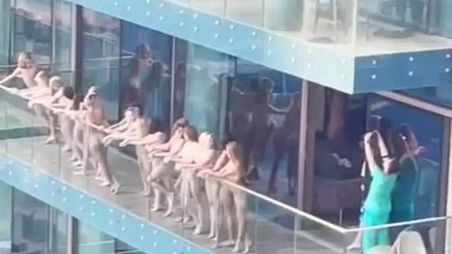 У Дубаї затримали 11 голих українок за порушення норм моралі (ФОТО, ВІДЕО)