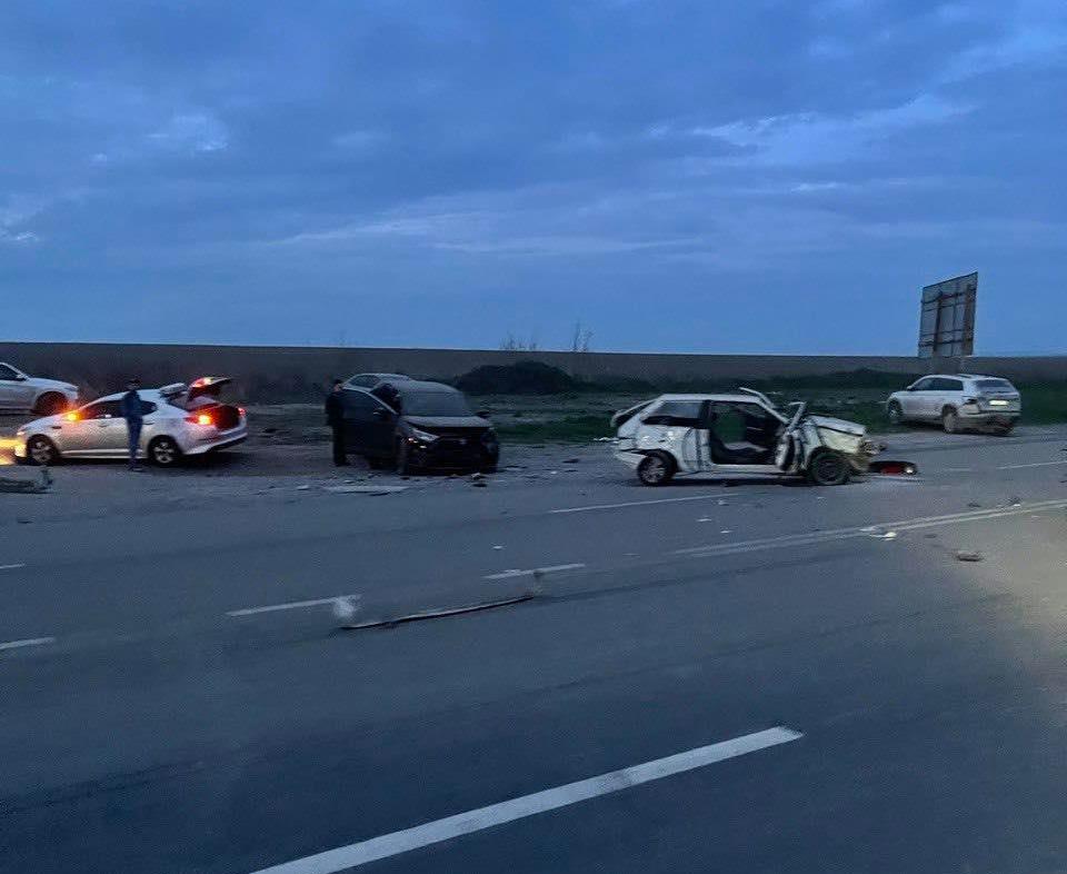 Біля Тернополя масштабна аварія: зіткнулись чотири автомобілі (ФОТО, ВІДЕО)