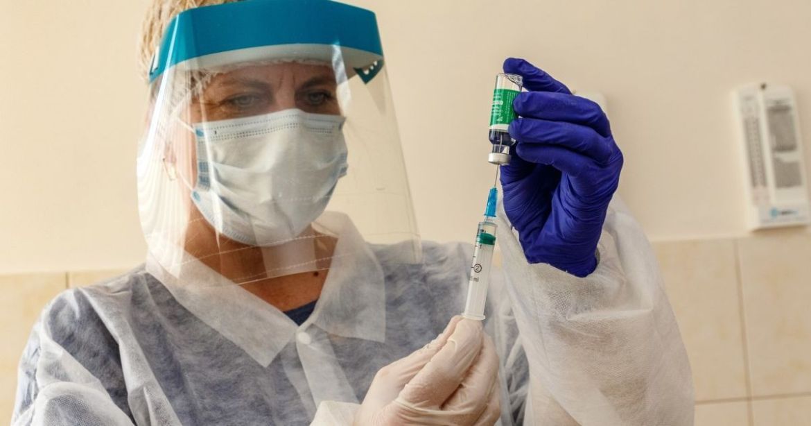 “Більш заразний і проявляється швидше”: в Україні виявили “південноафриканський” штам коронавірусу