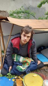 У Польщі два тижнів бомжує молодий українець: допоможіть знайти рідних, бо невідомо скільки він ще так протягне (ФОТО)