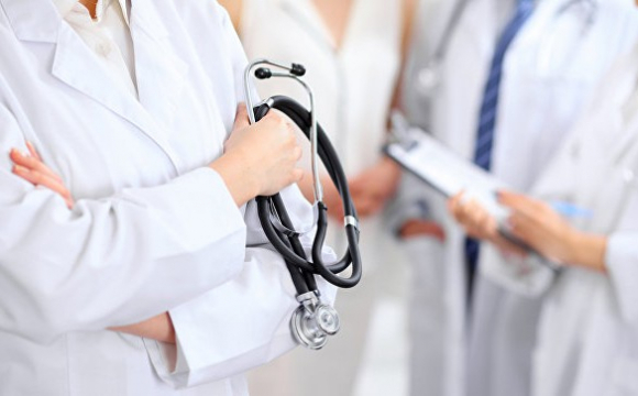 “Не менше 20 тисяч”: Зеленський підписав указ про збільшення мінімалки лікарям