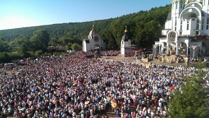 Під час прощі у Зарваниці у натовпі загубилося п’ятеро дітей