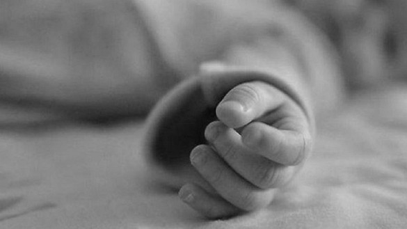 Немовля було загорнуте в дитячу ковдру: на Тернопільщині розшукують жінку, яка викинула тіло дитини