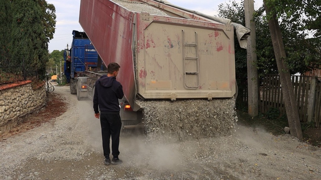 В селі повстанської звитяги на Тернопільщині ремонтують дорогу
