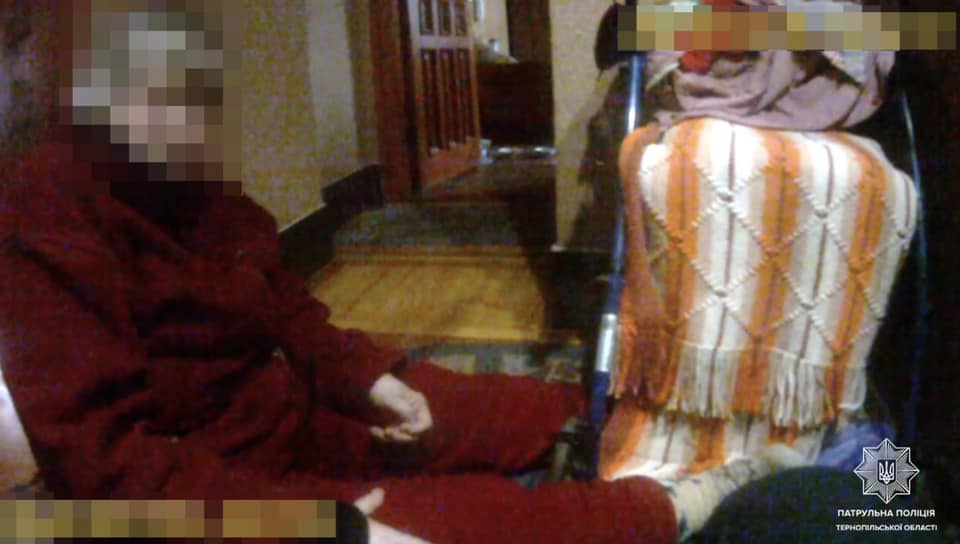 У Тернополі рятували жінку, яка упала і не могла встати (ФОТО)