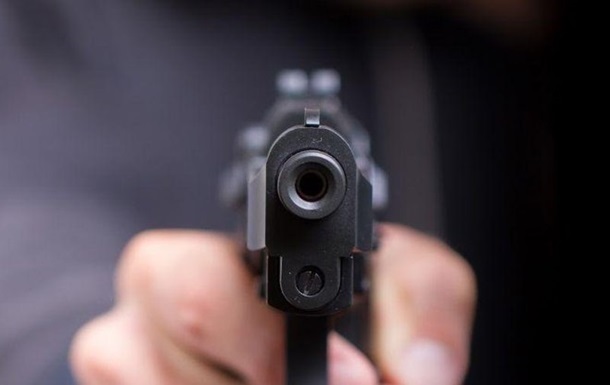 Розваги зі зброєю: у Тернополі 20-річний хлопець влаштував стрілянину у парку