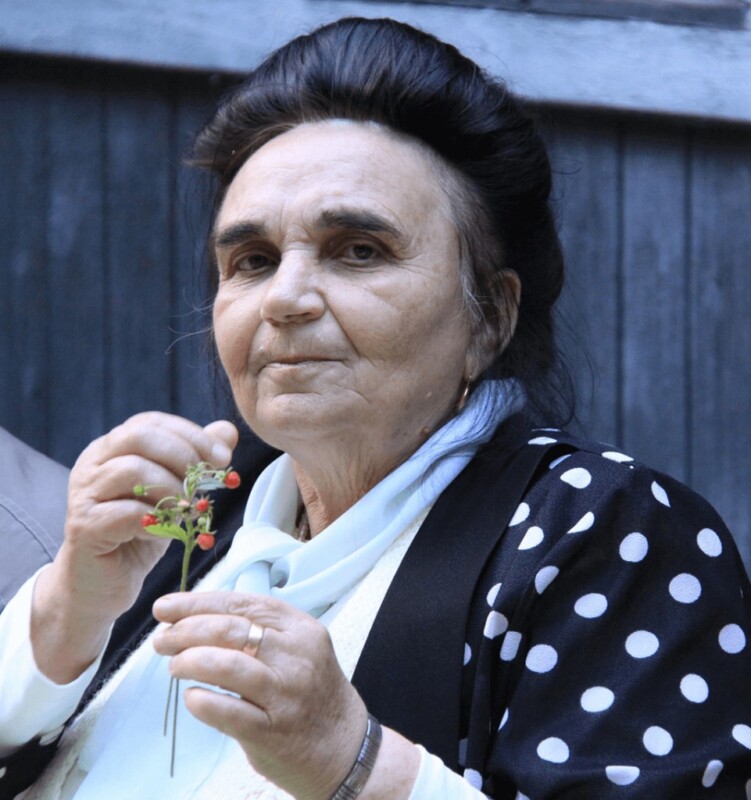 “Була взірцем сімейних відносин”: у Тернополі померла вчителька (ФОТО)