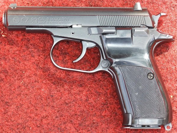 У Тернополі чоловік за 2000 доларів продав “есбеушникам” пістолет та 50 патронів