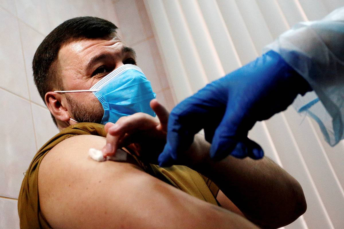 “8000 навіть на похорон не вистачить”: в Україні стартувало платне випробування нової вакцини від коронавірусу